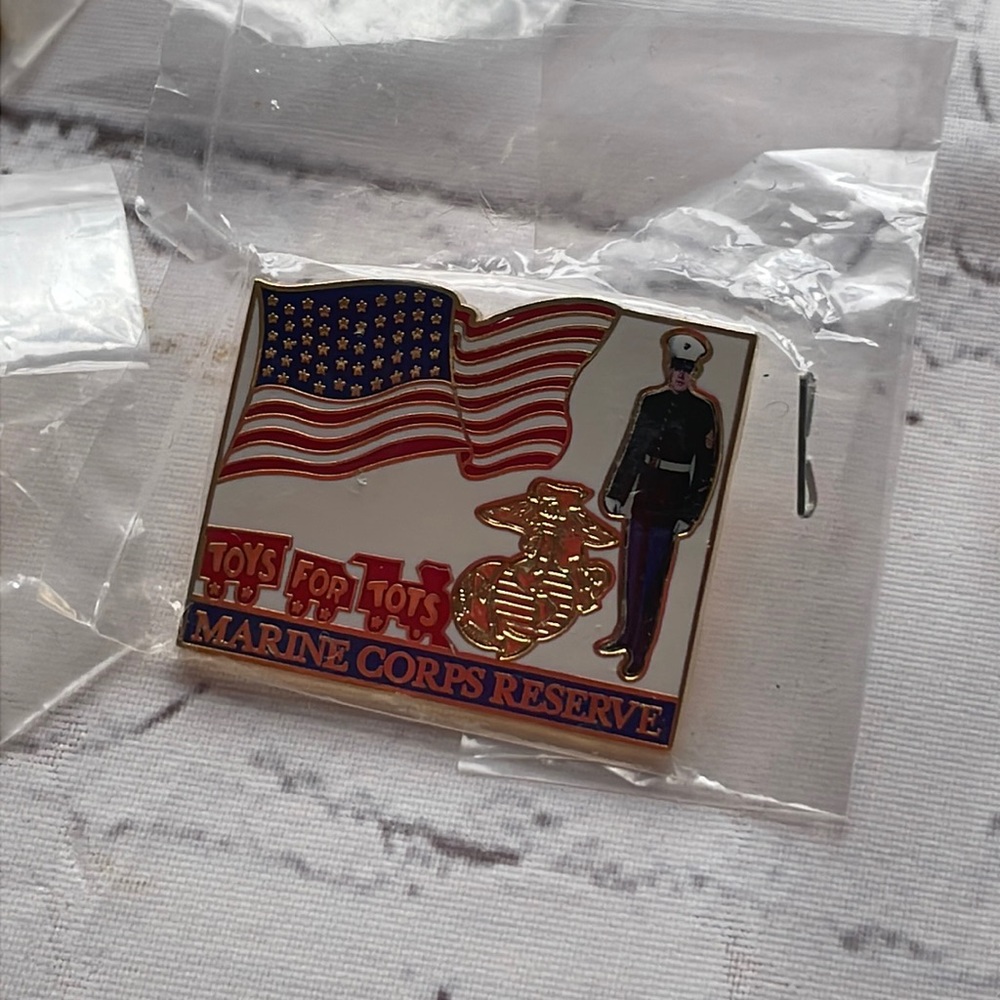 Toys for tots, Marine Corps Reserve pins set of 18